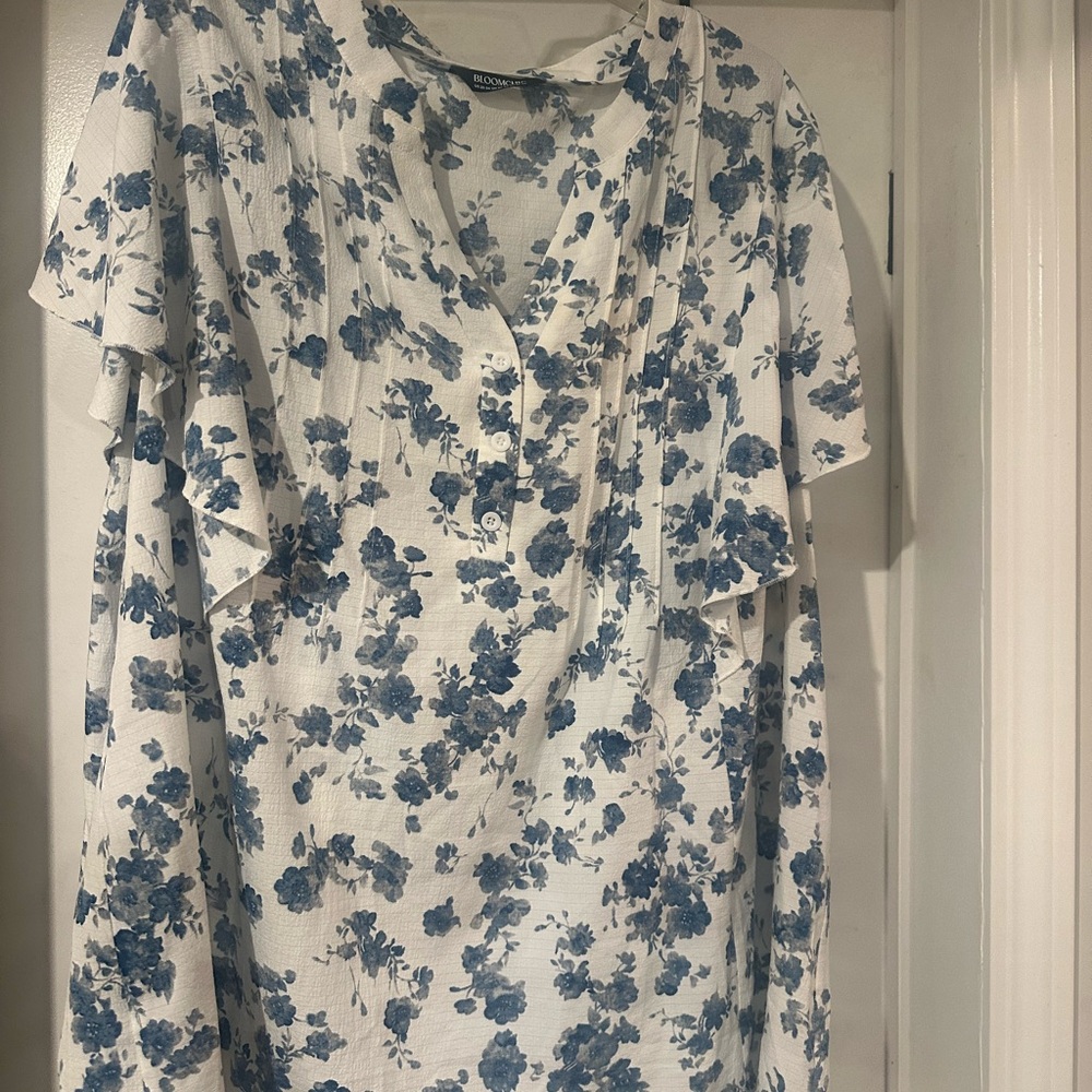 BloomChic floral top